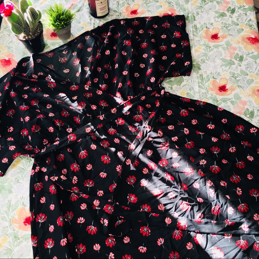 Maternity wrap dress